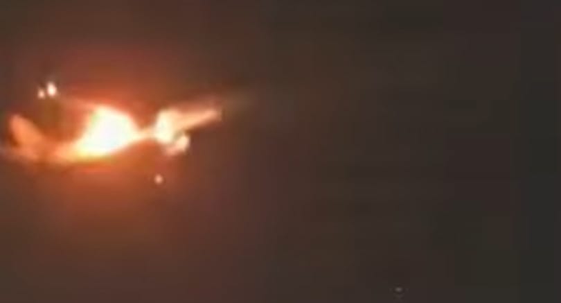 Lángra lobbant egy Boeing 737-es hajtóműve, kényszerleszállást hajtott végre Dél-Koreában – videó