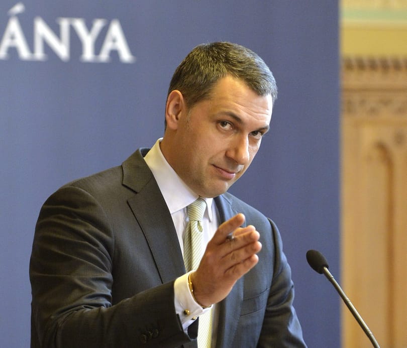 Lázár: Simicskától függetlenül nincs pénz az M4-re
