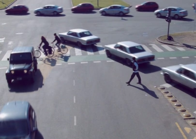 A dugóban szenvedők álma ez a tökéletes kereszteződés – videó