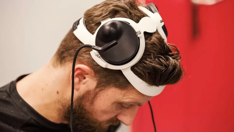 Újra jár egy 12 éve lebénult férfi, miután agyimplantátumot kapott