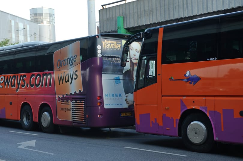 Buszosok tüntettek az NFM-nél az Orangeways ellen