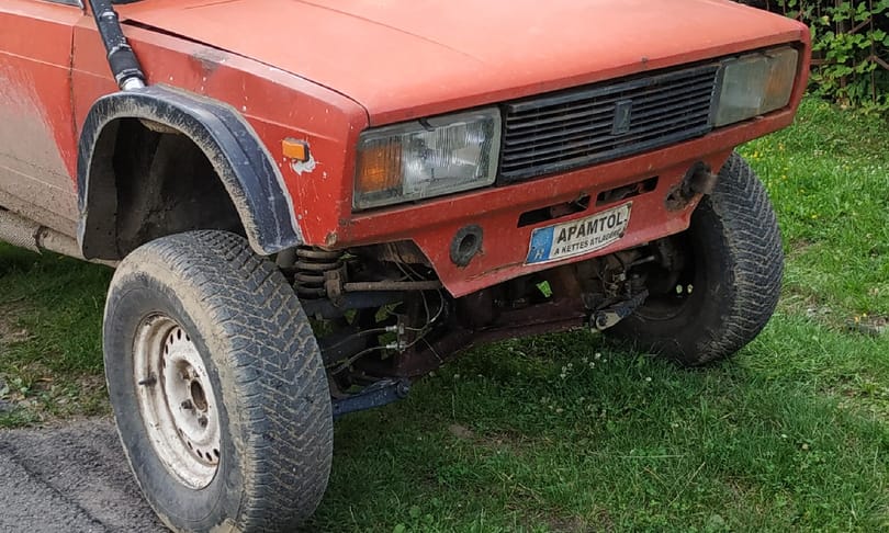A nap fotója: ilyen egyedi Ladát csak a Mátrában lehet látni