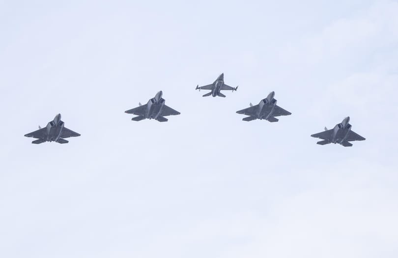 Volt NATO-főparancsnok: A harckocsik után vadászgépeket is kell adni Ukrajnának