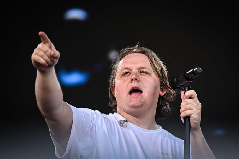 Lewis Capaldi lemondta összes meghirdetett koncertjét