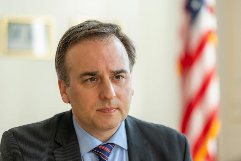 Az 56-os szabadságharcosokra hivatkozva bírálja az amerikai szankciókat a budapesti orosz követség