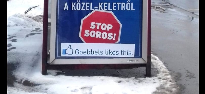 Meghekkeli a Stop Soros plakátokat a Kutyapárt