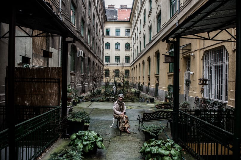 Nézzen be Budapest legkülönösebb lépcsőházaiba