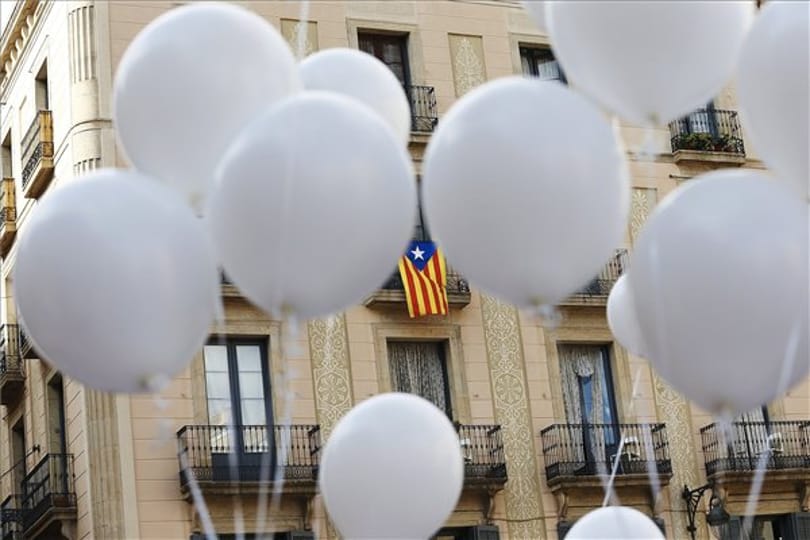 Madridban és Barcelonában is ezrek követelték, hogy lépjenek már végre a politikusok