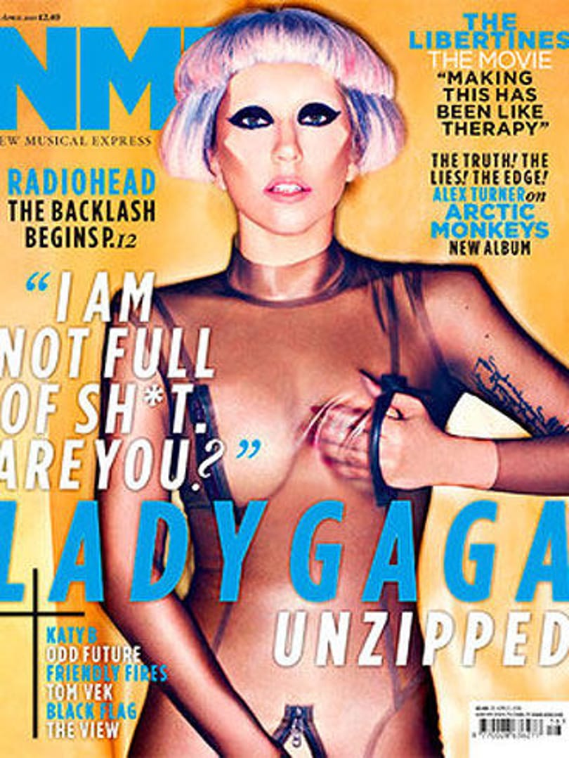 Lady Gagának nyitva a slicce. Alul semmi?