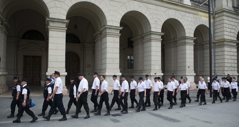 Védekezik a gárdakapitány: csak a szállítókat akarta lebuktatni