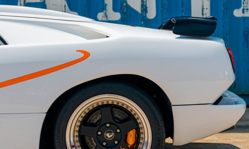 28 éves, de alig használt brutális Lambo vár új gazdára
