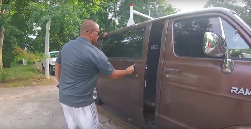 Mint a filmekben: így nézett ki az FBI megfigyelőautója – videó