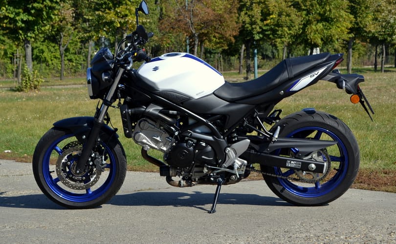 Suzuki SV650 teszt – Visszatért egy igazi közönségkedvenc