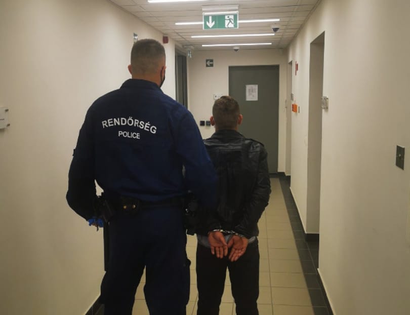 Nyomkövető kutyával kapták el a 91 éves asszonyt fojtogató betörőt