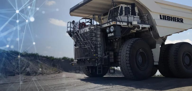 240 tonnás elektromos teherautó-monstrumot kezdenek használni egy bányában