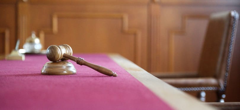 Húsz év börtönt kapott a nő, aki agyonvert egy idős házaspárt Érden