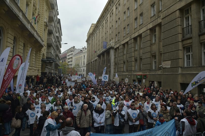 Havonta több ezer forintnyi béremelést buktak a pedagógusok