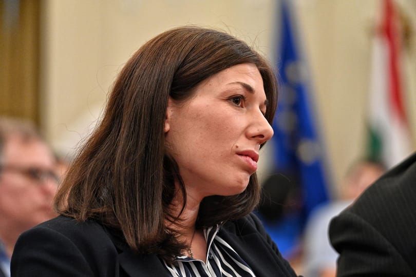 Bősz Anett kilép a DK-ból, és felhagy a politizálással