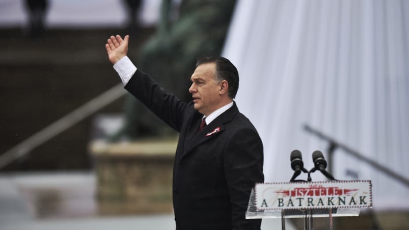 Autokrácia, hibrid rendszer vagy diktatúra Orbáné? Ez a kérdés, válasszanak!