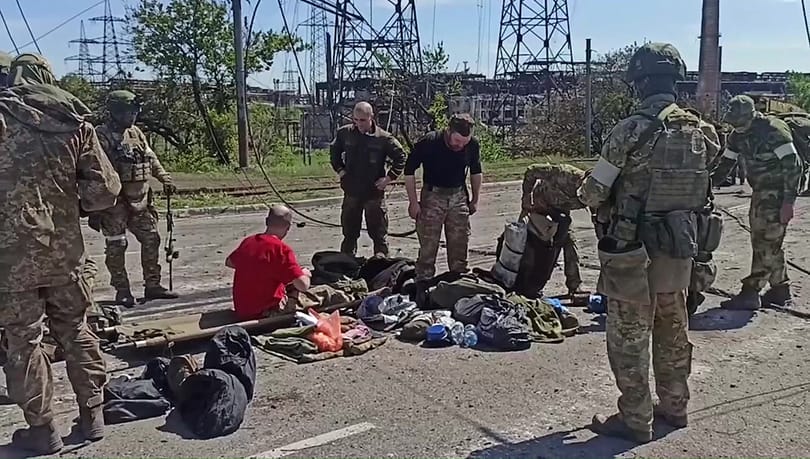 Több mint 900 ukrán katona került az Azovsztalból egy börtönkolóniára