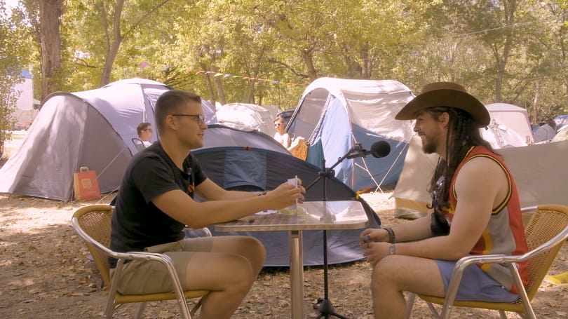 Fesztiválsztorik, szupererők és Dzsudzsák Balázs – külföldi Sziget-polgárok a Fülkében