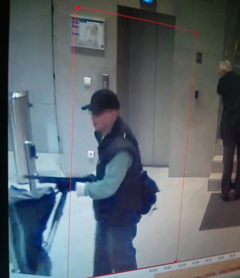 Fotó: így néz ki a párizsi magányos lövöldöző