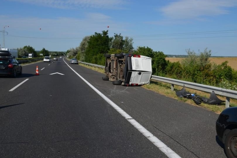 Baleset lett a büntetőfékezésből az M7-esen