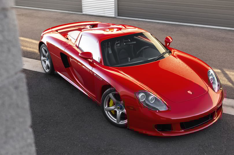 Félmilliárd forint egy piros Porsche Carrera GT, ami mindössze 1241 kilométert futott