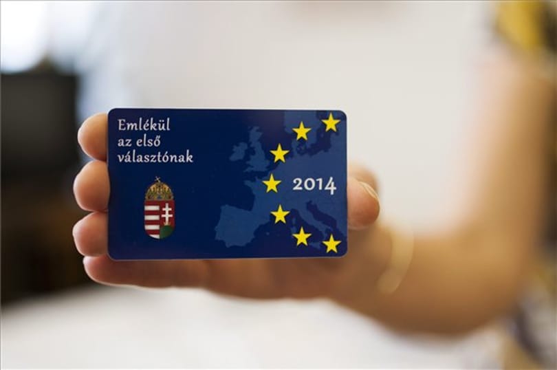 Növelhető lenne a fiatalok politikai érdeklődése, de ezt a pártoknak is akarnia kell