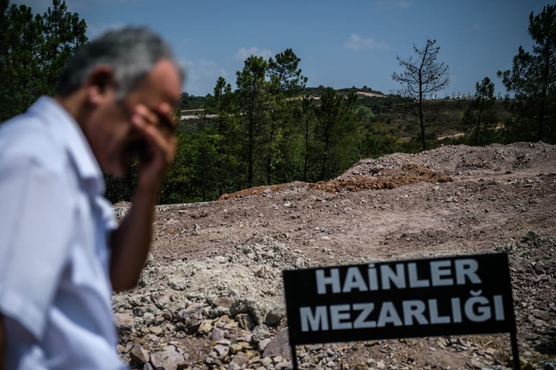 Kutyamenhely mellé temetik tömegsírba a török puccsistákat