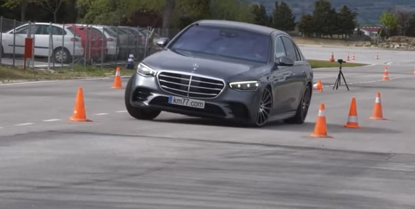 Az új Mercedes S-osztályt is megizzasztották a jávorszarvasteszten – videó