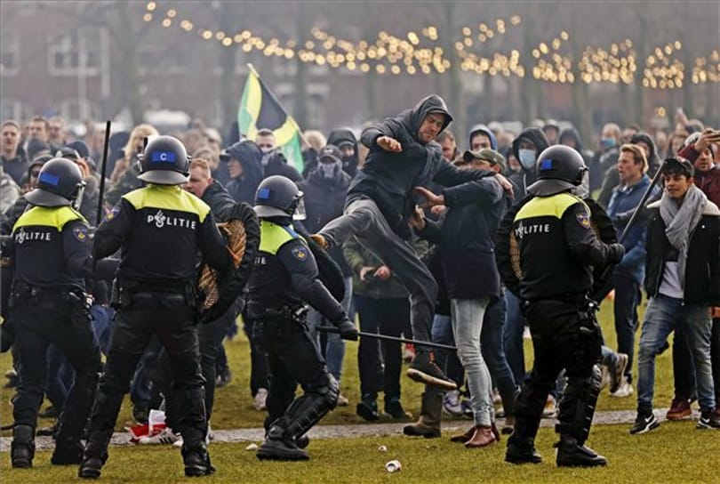 A korlátozások ellen tüntettek Amszterdamban