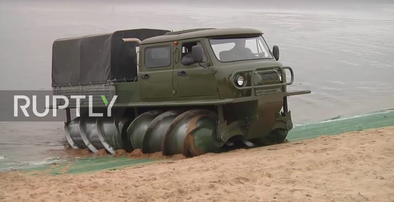 Az oroszok megcsinálták a terepjárót, ami soha sehol nem fog elakadni – videó