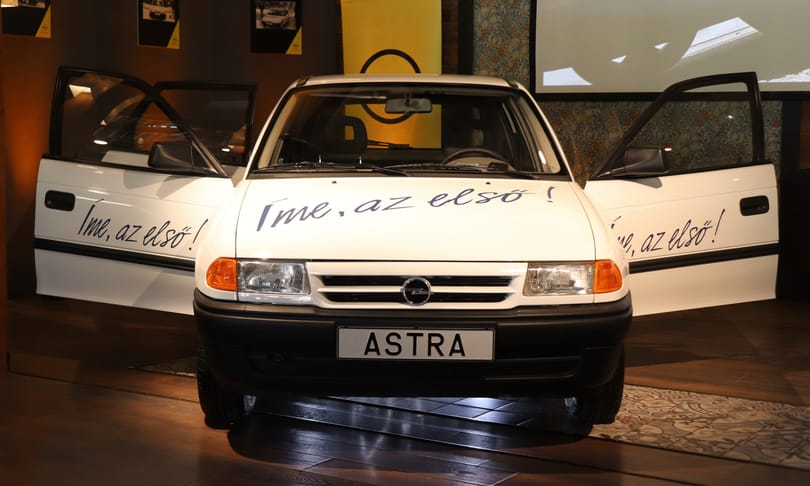 30 éves az első magyar Astra: beültünk az Antall József által vezetett Opelbe