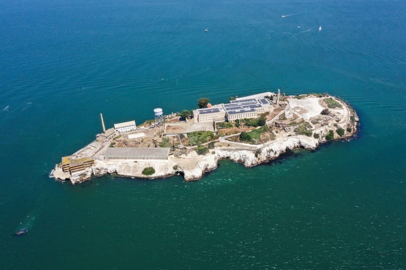 Al Capone bendzsózott és csicska volt a világ legbrutálisabb börtönében – 90 éve alapították az Alcatrazt