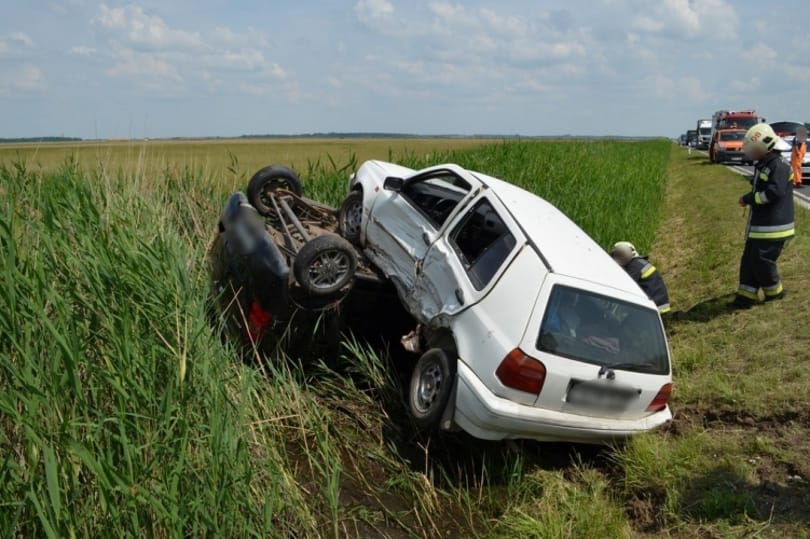 Fotók: Maga alá gyűrte a Volkswagen a Suzukit a hortobágyi balesetben