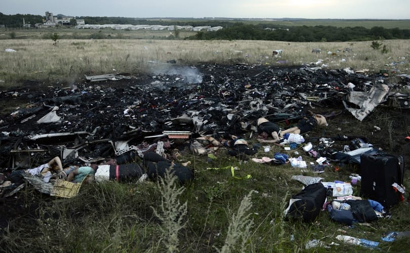 Nem hagyták dolgozni az EBESZ-megfigyelőket a lezuhant gépnél