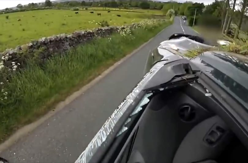 Csak egy brit tud így megélni egy súlyos balesetet – videó