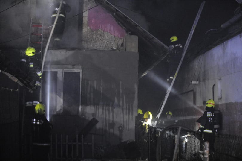 Kigyulladt és leégett egy lakóház a 18. kerületben