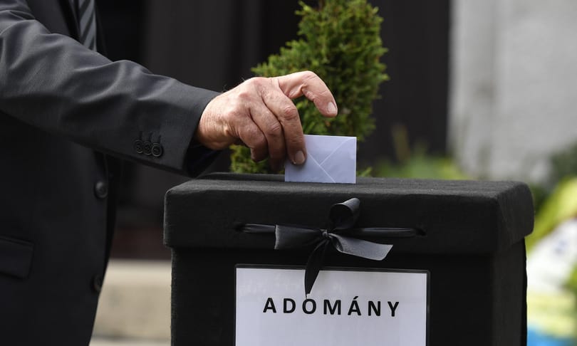 Hol zörög a persely? Továbbra is átláthatatlan az egyházak finanszírozása