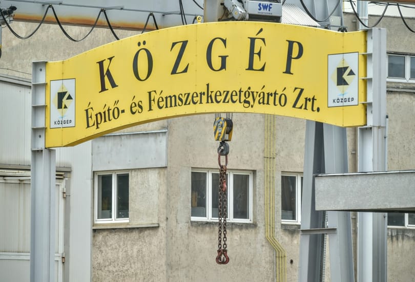 Simicskáék nem adták fel Közgépet, „csak” 5 milliárdot vettek ki belőle