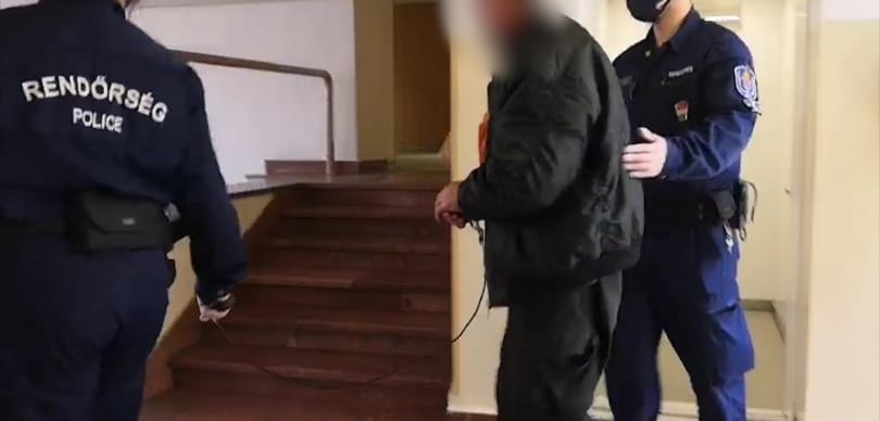 Nem engedték be, felgyújtotta volt élettársa bejárati ajtaját