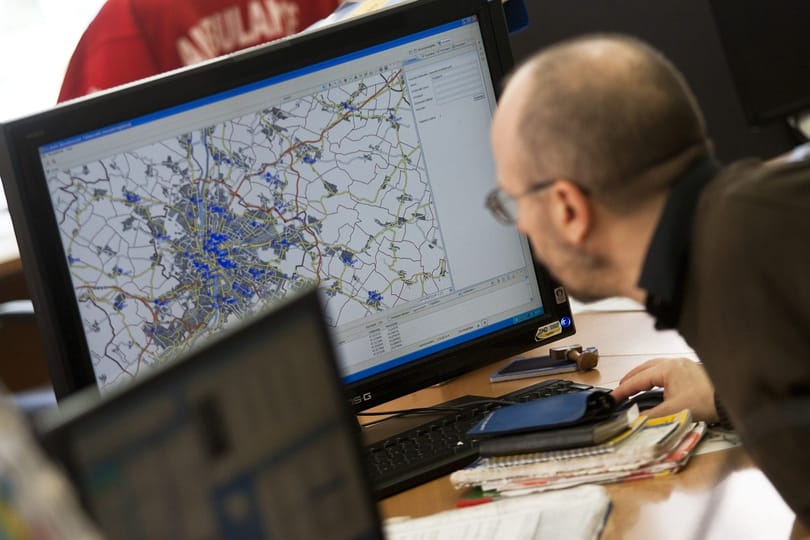 Sms-ben is lehetne mentőt, rendőrt hívni