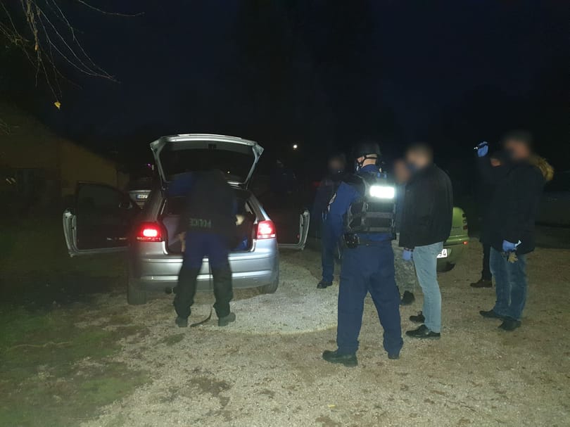 Emberkereskedőre csaptak le a rendőrök – Videón, ahogy elfogják a férfit