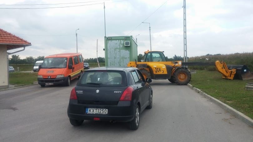 Markolóval üldözték az Index újságíróit és Hadházy Ákost egy szeméttelepen