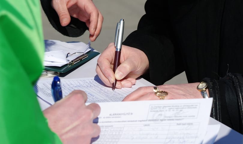 Aláírásgyűjtés: A Jobbik megelőzte a Fideszt, de nincs jelentősége