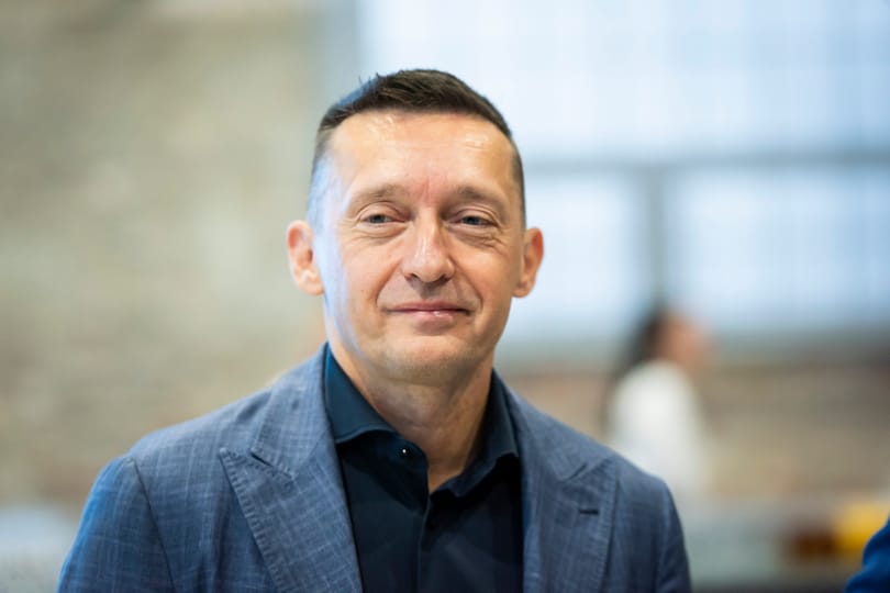 Az ellenzéket hazugozó közleménnyel reagált a kormány, amikor azt kérdeztük, hogyan kerültek Rogán Barbarához méregdrága luxuscikkek