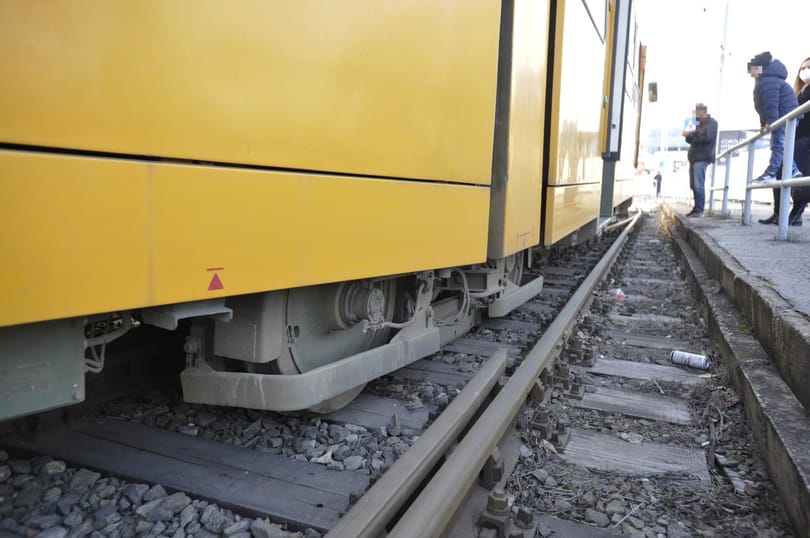 Kisiklott a budapesti 50-es villamos – fotók