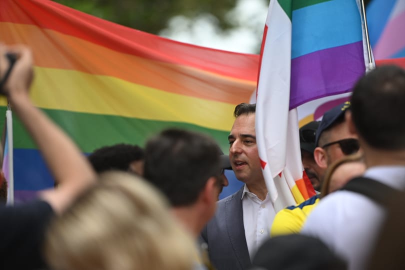 The Guardian-riport: Az amerikai nagykövet azzal vádolja Orbánt, hogy „a félelem gépezetét” működteti az LMBTQ-közösség ellen
