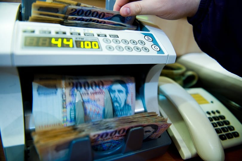 Tartja magát a forint
